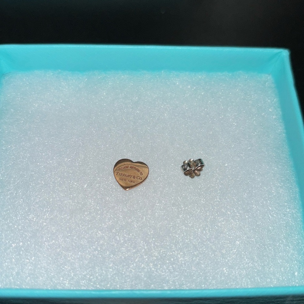 Tiffany & Co Heart Tag Stud Earrin Rose Gold .Original.